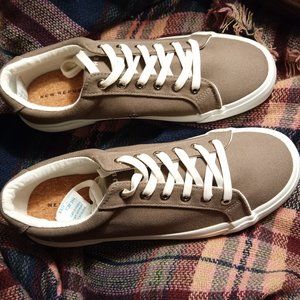 NIB New Republic canvas cork shoes